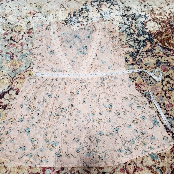 Sold - POL Sheer V-Neck Floral Blouse - Picture 9 of 12